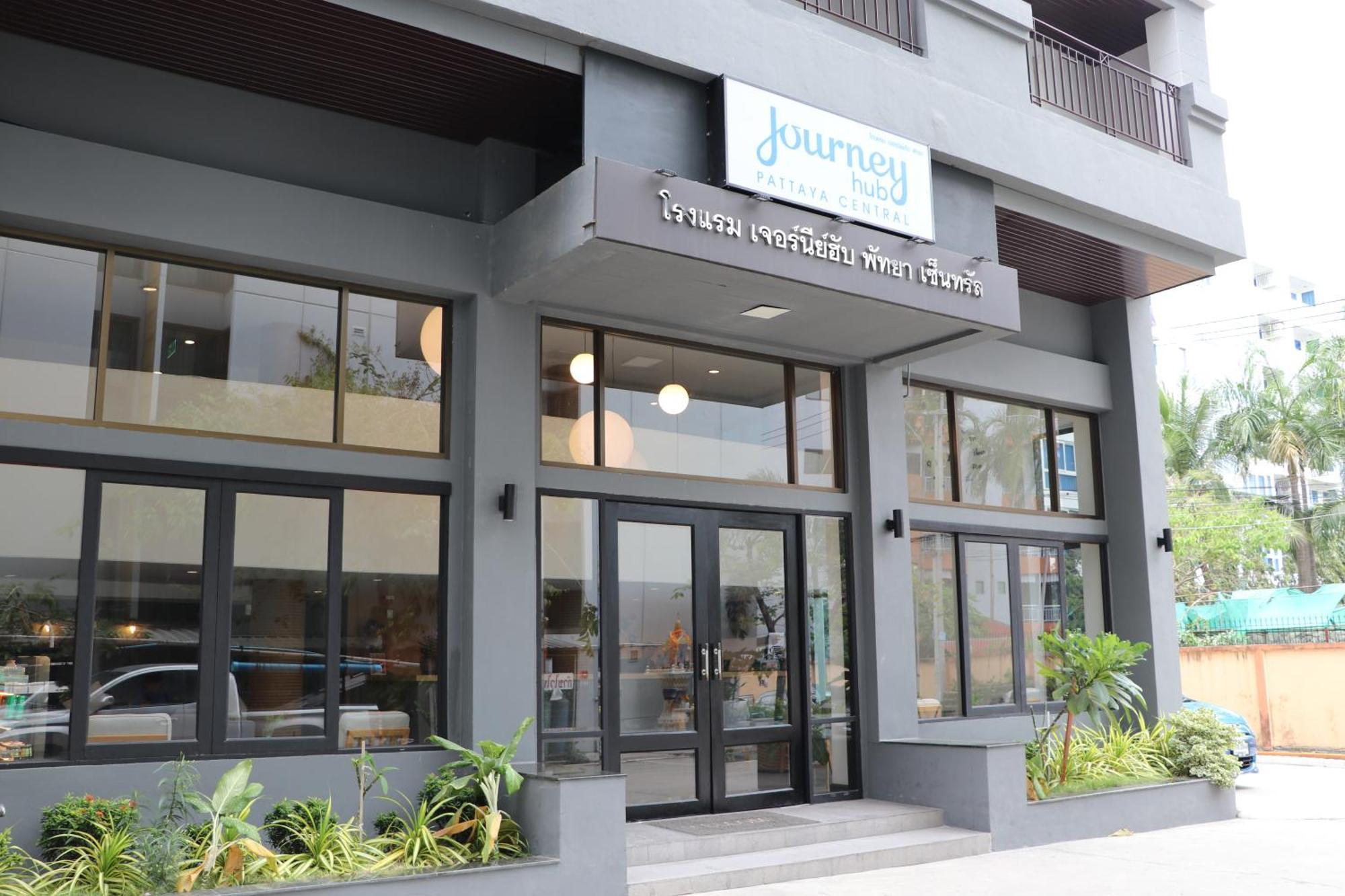 Journeyhub Pattaya Central Exterior photo