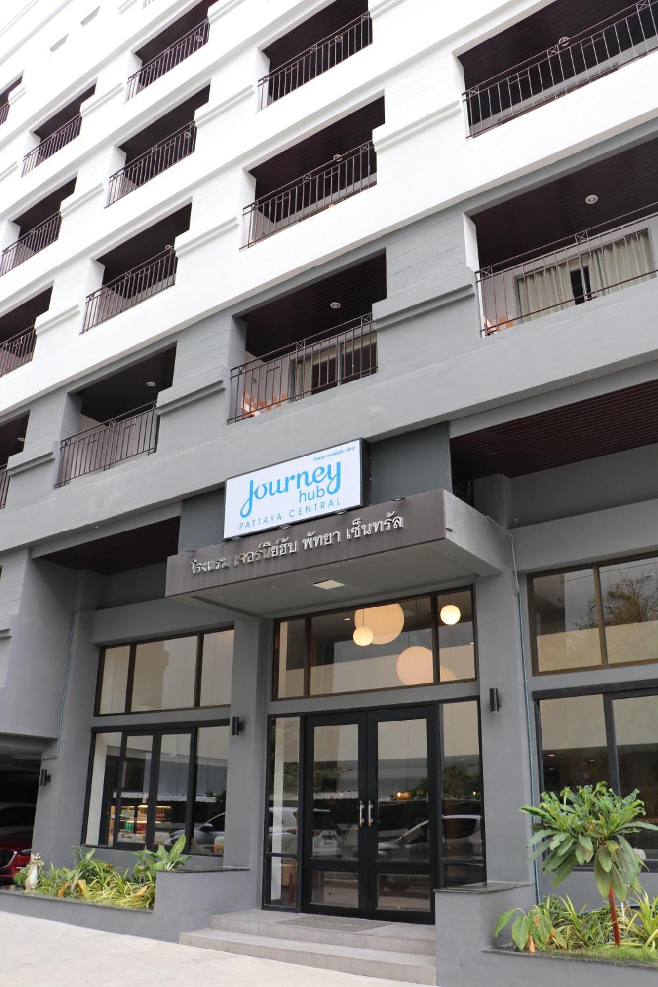Journeyhub Pattaya Central Exterior photo